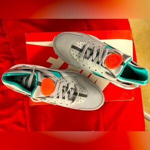Gently worn Men’s Nike Air Huraches